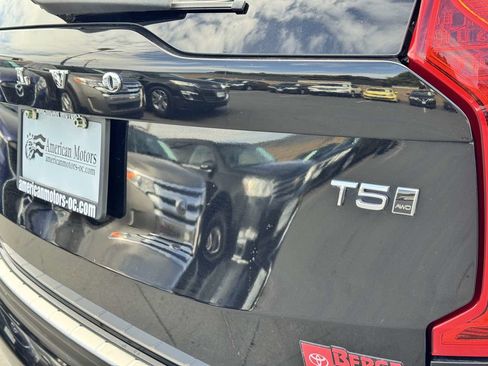 Used 2017 Volvo XC90 T5 Momentum w/ Vision Package AWD/4WD image 16