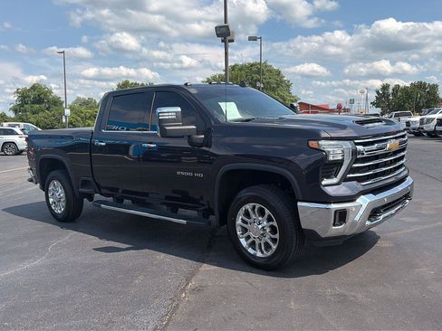 Used 2024 Chevrolet Silverado 2500 LTZ w/ LTZ Convenience Package AWD/4WD image 7