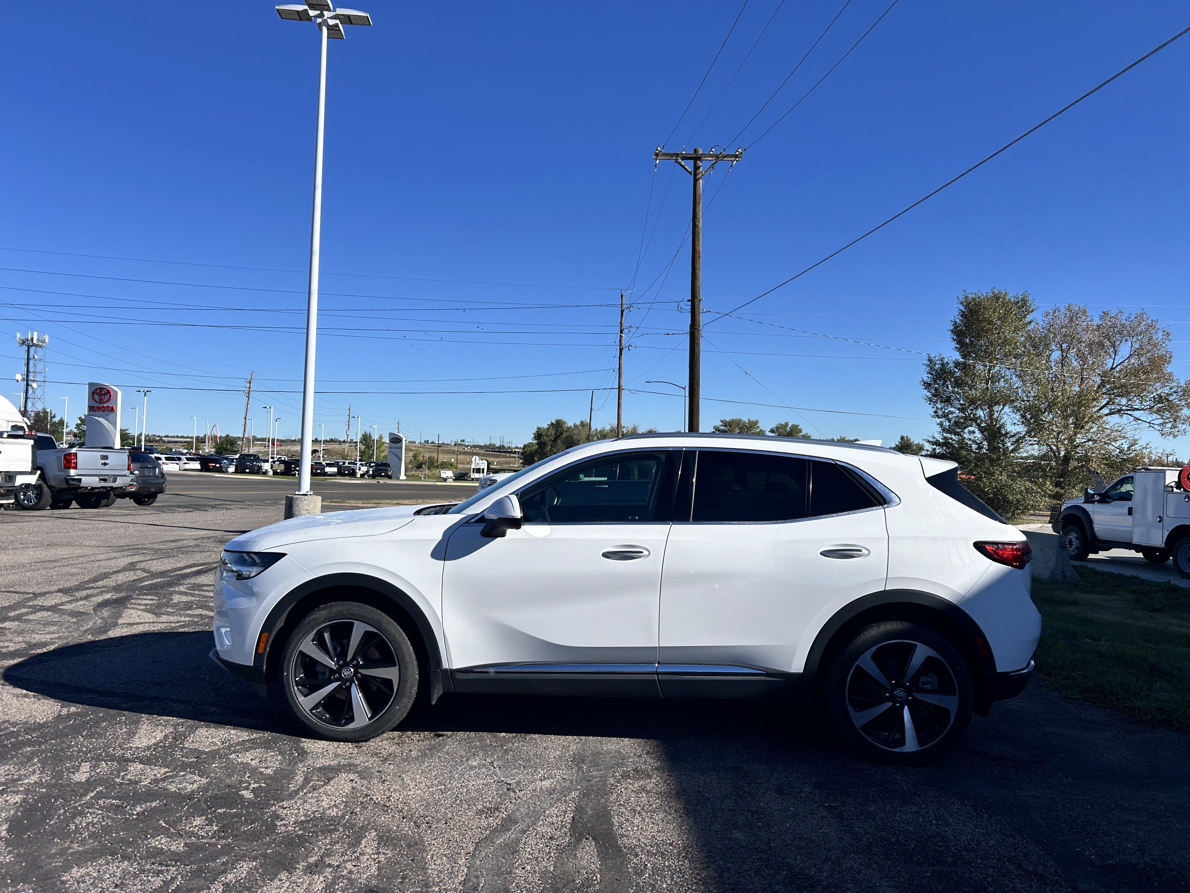 Used 2022 Buick Envision Essence w/ Safety Package AWD/4WD image 18