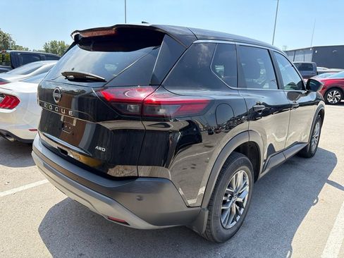 Used 2023 Nissan Rogue S AWD/4WD image 5