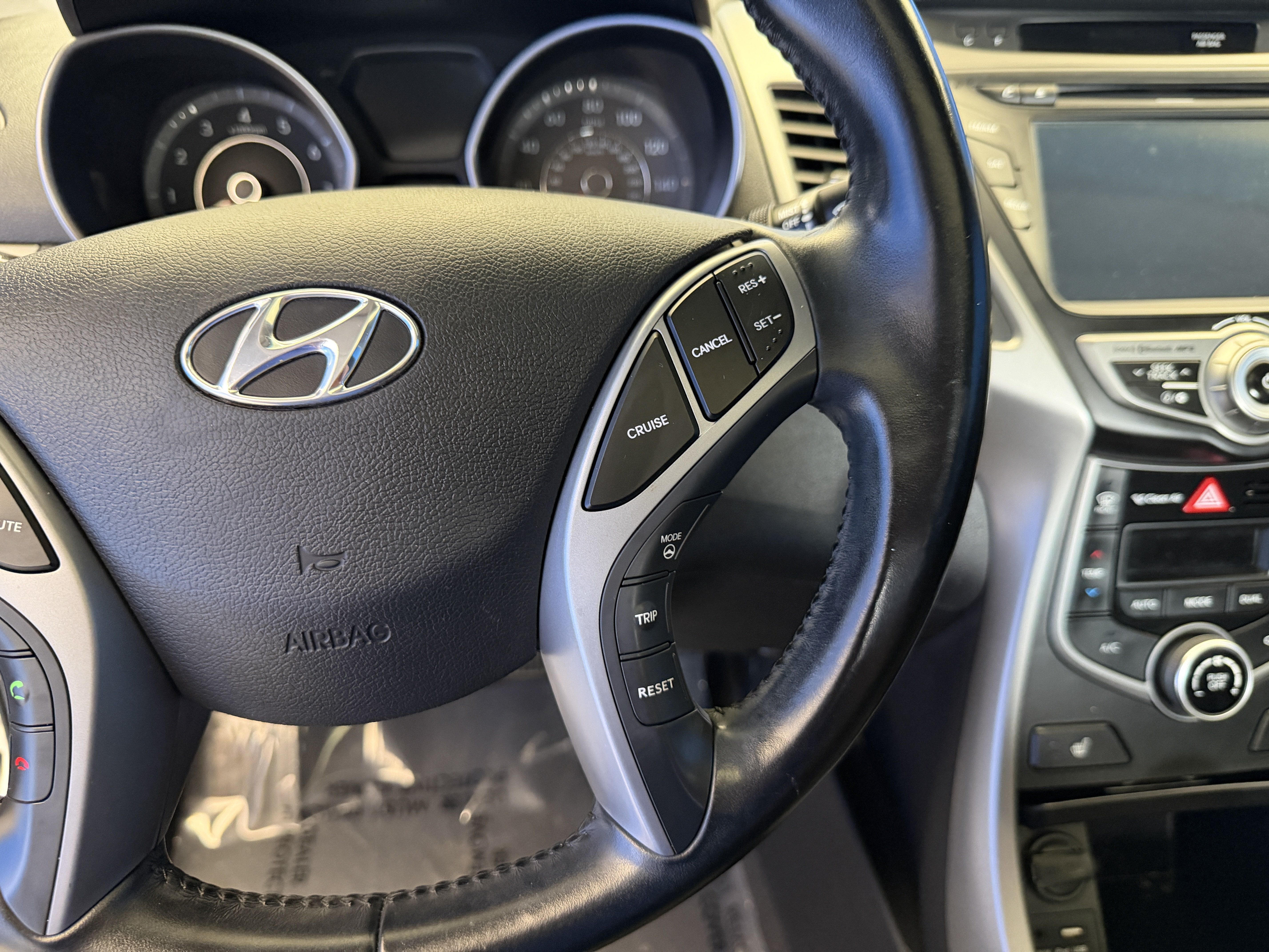 Used 2016 Hyundai Elantra Limited w/ Option Group 04 FWD image 16