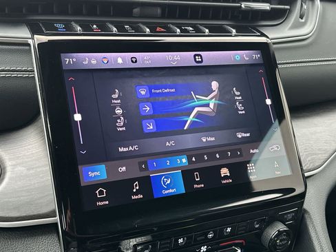 Used 2024 Jeep Grand Cherokee Limited 4xe w/ Luxury Tech Group II image 16