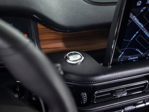 Used 2024 Lincoln Aviator Reserve w/ Equipment Group 201A image 39