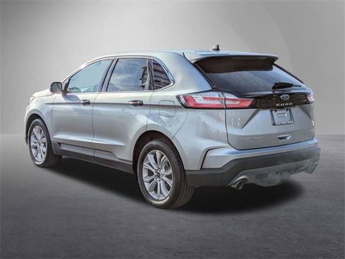 Used 2024 Ford Edge Titanium image 3
