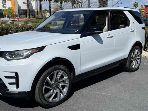 Used 2020 Land Rover Discovery Landmark image 45