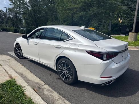Used 2024 Lexus ES 350 w/ Premium Package FWD image 5