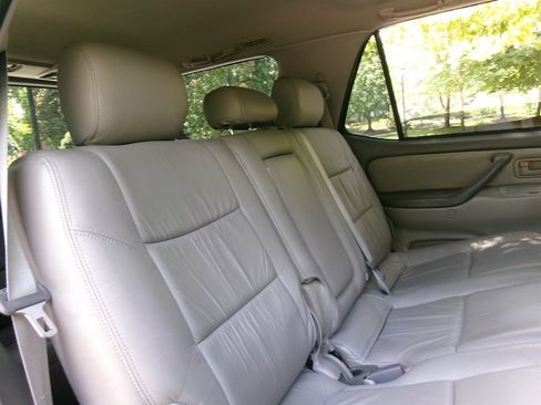 Used 2003 Toyota Sequoia SR5 RWD image 26