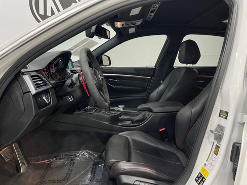 Used 2017 BMW 340i xDrive Sedan AWD/4WD image 11