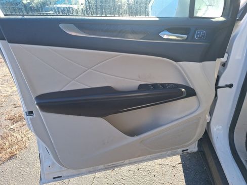 Used 2018 Lincoln MKC Reserve image 9