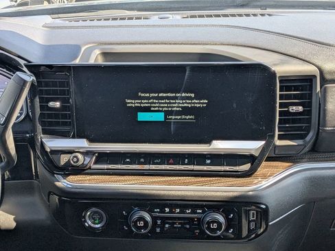 Used 2023 Chevrolet Silverado 1500 LT AWD/4WD image 16