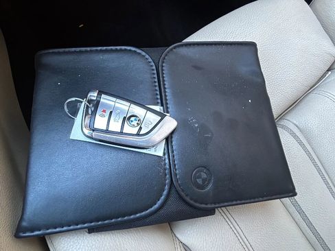 Used 2019 BMW 530i xDrive w/ Convenience Package image 36