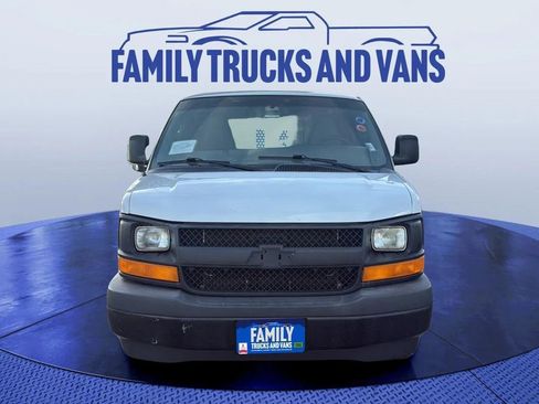 Used 2017 Chevrolet Express 2500 image 8