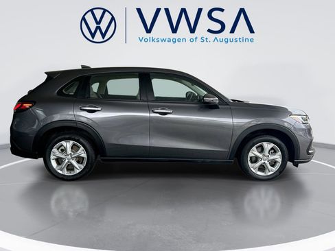 Used 2023 Honda HR-V LX image 9