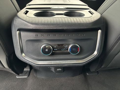 Used 2025 Ford Expedition Active image 26