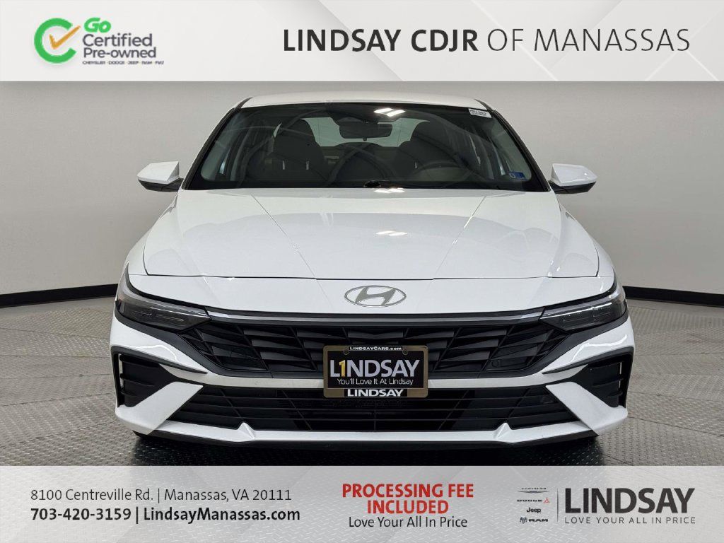 Used 2024 Hyundai Elantra SEL FWD image 3