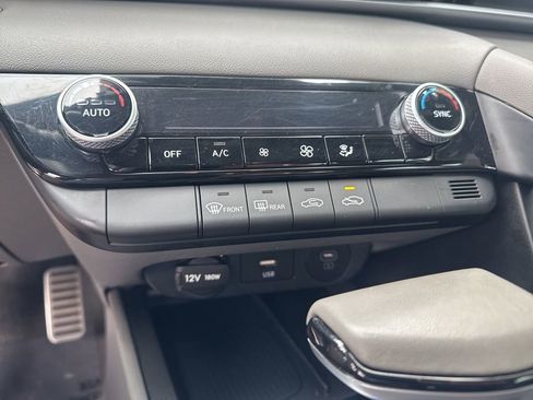 Used 2025 Hyundai Elantra Sport image 17