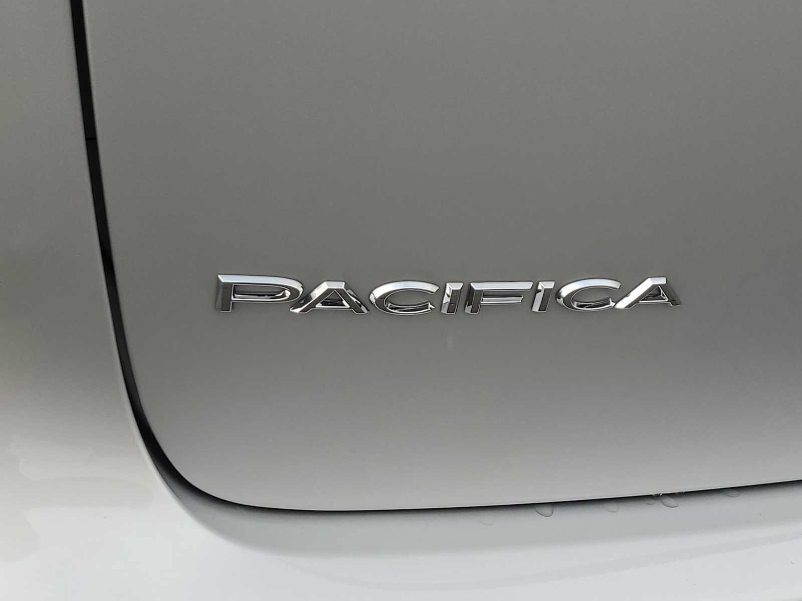 New 2026 Chrysler Pacifica Select FWD image 15