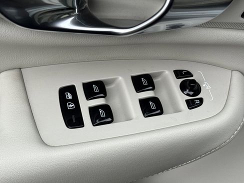 Used 2023 Volvo XC90 B6 Core w/ Climate Package image 11