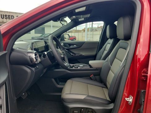 New 2026 Chevrolet Equinox LT w/ Convenience Package II FWD image 16