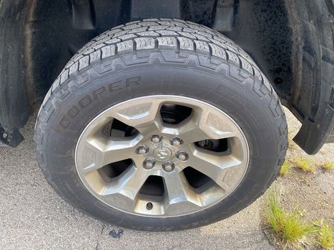 Used 2019 RAM 1500 Big Horn AWD/4WD image 2
