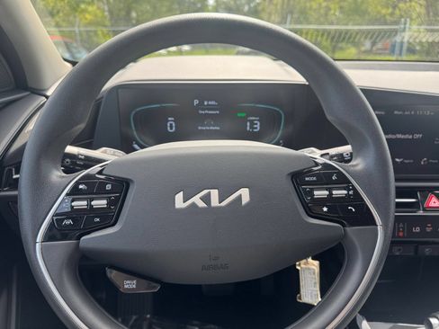 Used 2026 Kia Niro LX FWD image 25