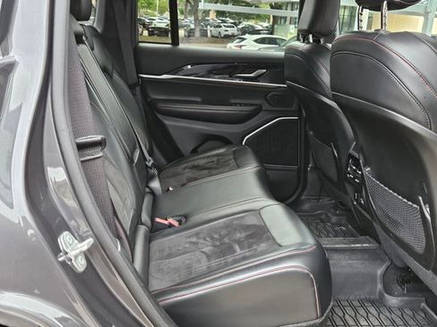 Used 2022 Jeep Grand Cherokee Trailhawk image 16