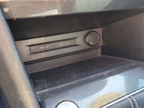 Used 2023 Volkswagen Tiguan SE R-Line image 27