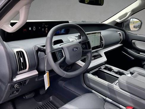New 2026 Ford Expedition Active AWD/4WD image 6
