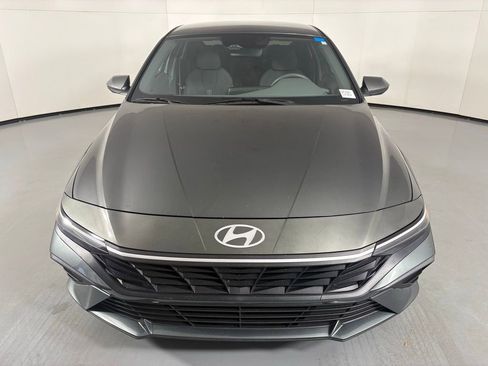 Used 2024 Hyundai Elantra SEL image 4