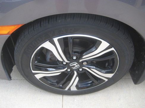 Used 2017 Honda Civic Touring image 11