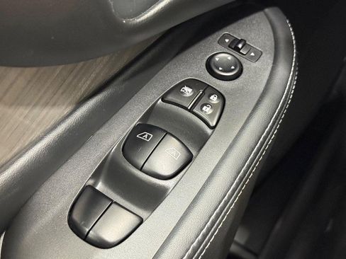 Used 2017 Nissan Murano S image 19