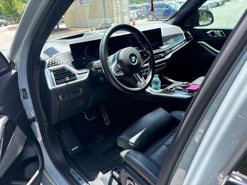 Used 2025 BMW X7 M60i AWD/4WD image 8