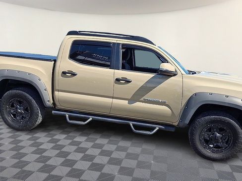 Used 2018 Toyota Tacoma TRD Sport RWD image 9