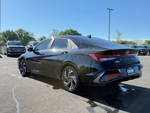 Certified 2024 Hyundai Elantra SEL w/ Convenience Package FWD image 7