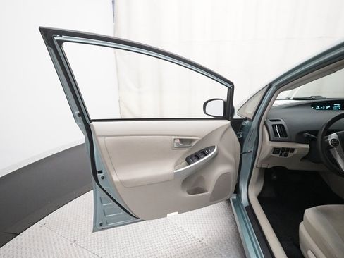 Used 2015 Toyota Prius Two image 28