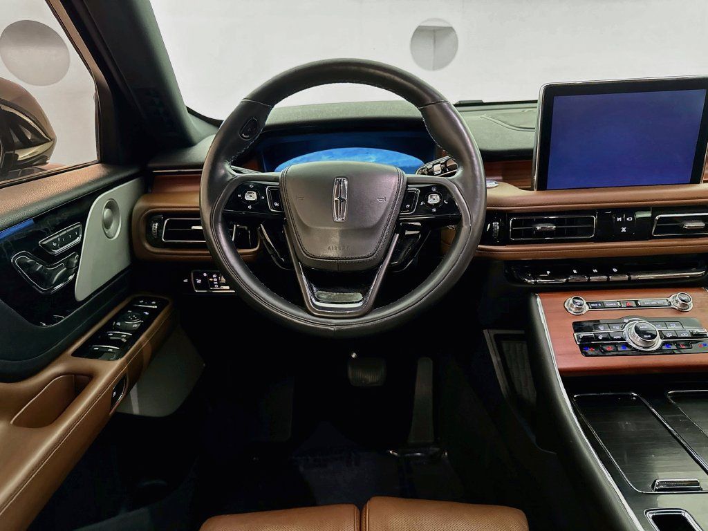 Used 2022 Lincoln Aviator Reserve w/ Equipment Group 201A RWD image 23