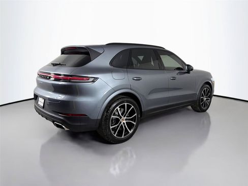 Certified 2026 Porsche Cayenne AWD/4WD image 7