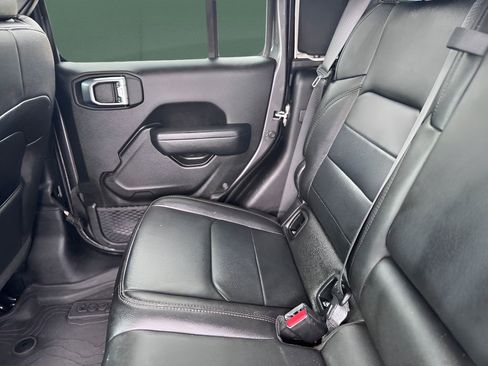 Used 2023 Jeep Gladiator Willys image 20