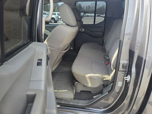 Used 2021 Nissan Frontier SV w/ SV Utility Package image 8