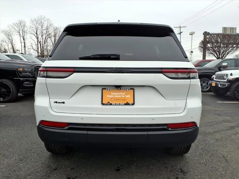 Certified 2025 Jeep Grand Cherokee Altitude AWD/4WD image 20