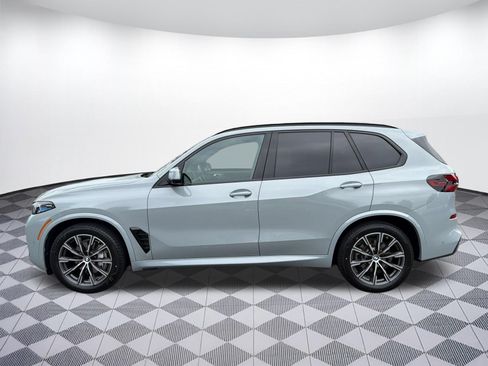 Used 2024 BMW X5 xDrive40i w/ M Sport Package AWD/4WD image 2