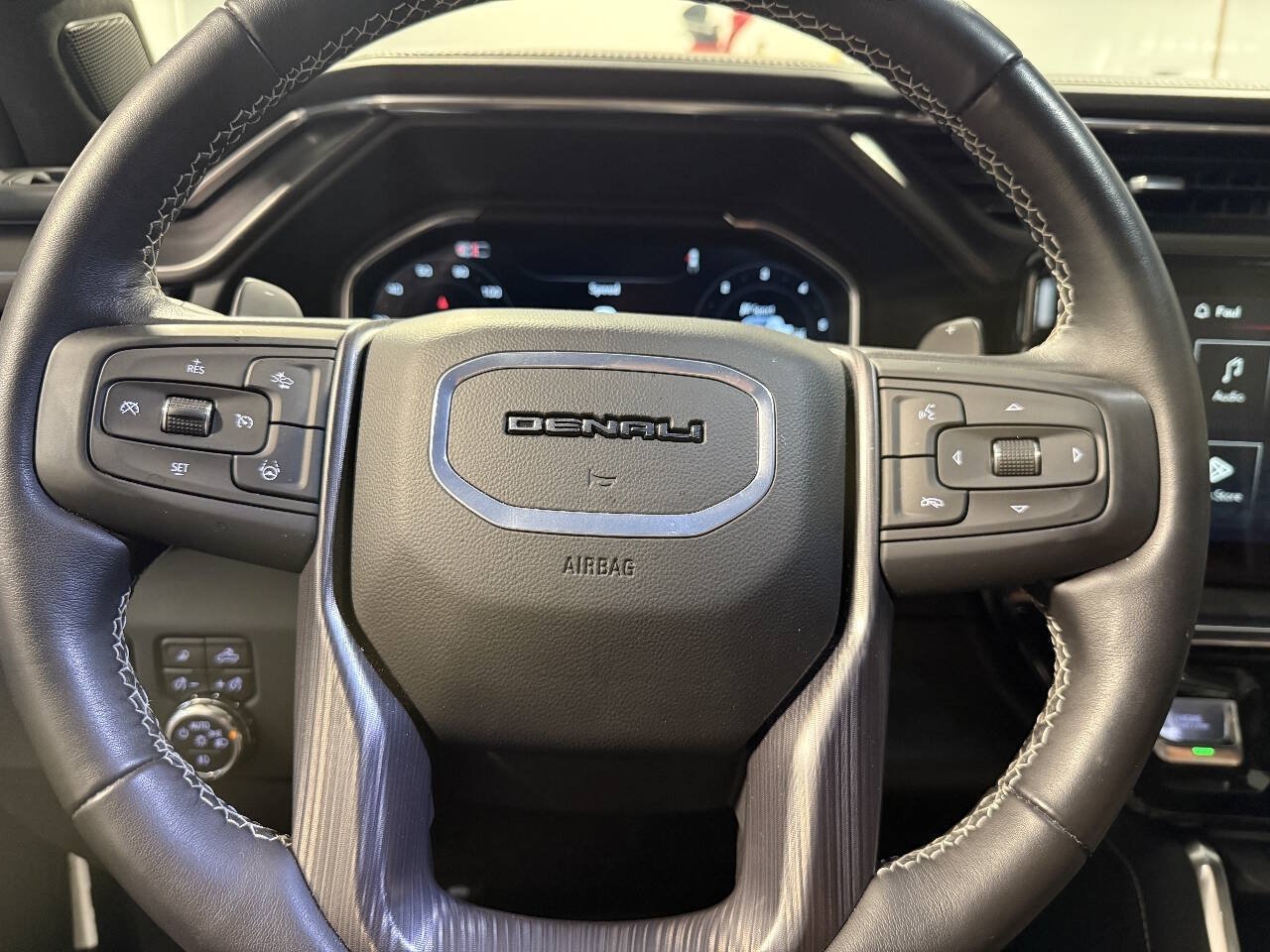 Used 2025 GMC Sierra 1500 Denali Ultimate AWD/4WD image 28