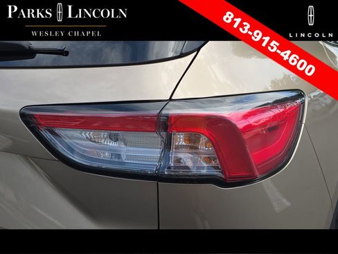 Used 2020 Ford Escape Titanium FWD image 7