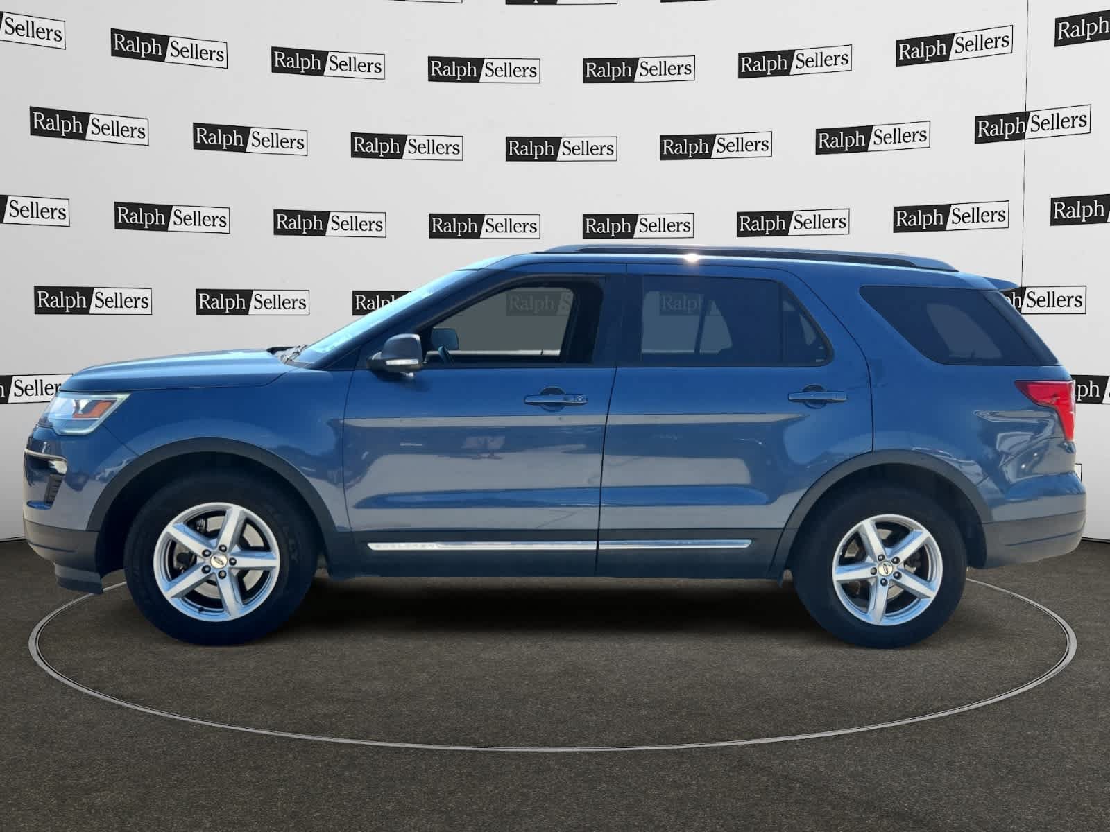 Used 2019 Ford Explorer XLT w/ Equipment Group 201A FWD image 3