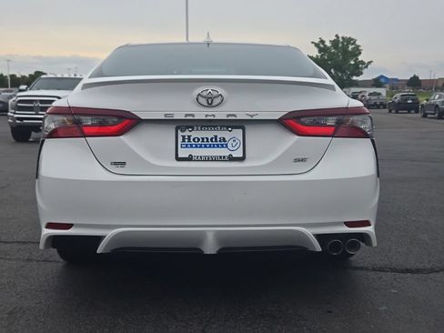 Used 2022 Toyota Camry SE FWD image 6