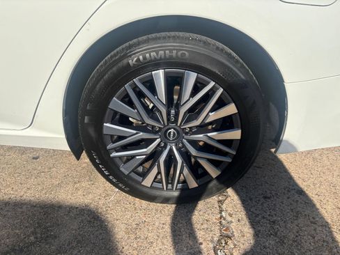 Used 2025 Nissan Altima 2.5 SV FWD image 29