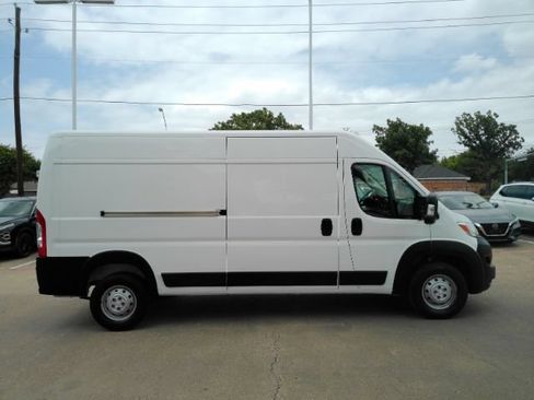 Used 2023 RAM ProMaster 2500 FWD image 4