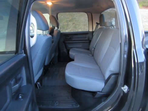 Used 2016 RAM 3500 Tradesman w/ Chrome Appearance Group image 10