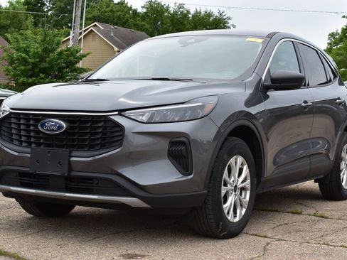 Used 2023 Ford Escape Active AWD/4WD image 1