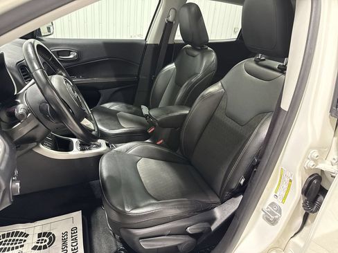 Used 2020 Jeep Compass Latitude FWD image 20